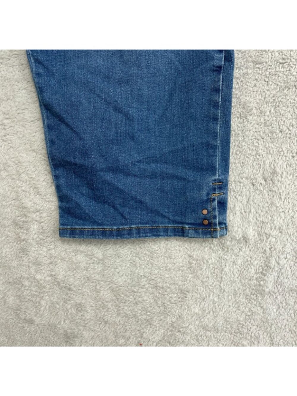 NWT Gloria Vanderbilt Amanda Jean Capris Women's 12  High-Rise Stretch B0714 - Picture 13 of 15